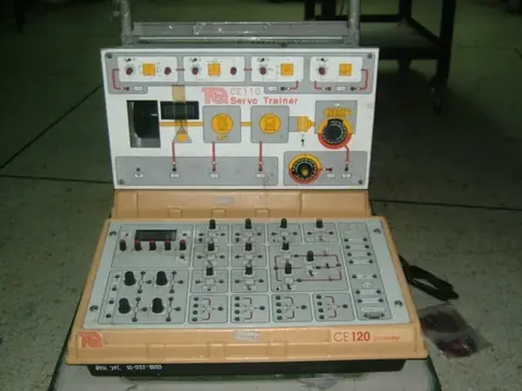 ชุดฝึกระบบควบคุมป้อนกลับ (Servo trainer)